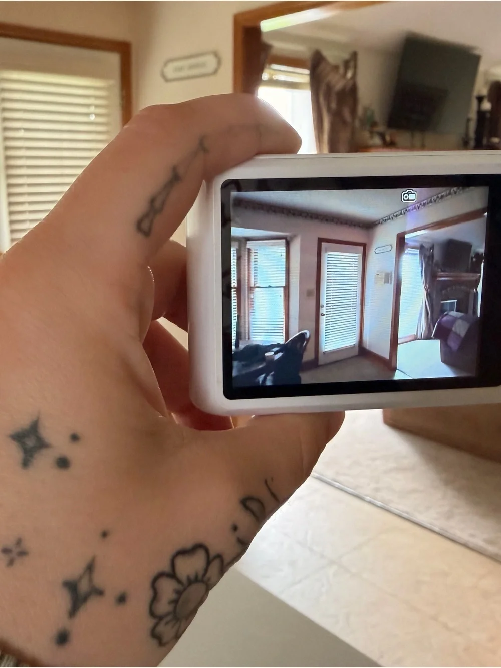 Samsung DV150F-WI-FI-RARE DUAL VIEW-16.2 MP-6x Optical Zoom